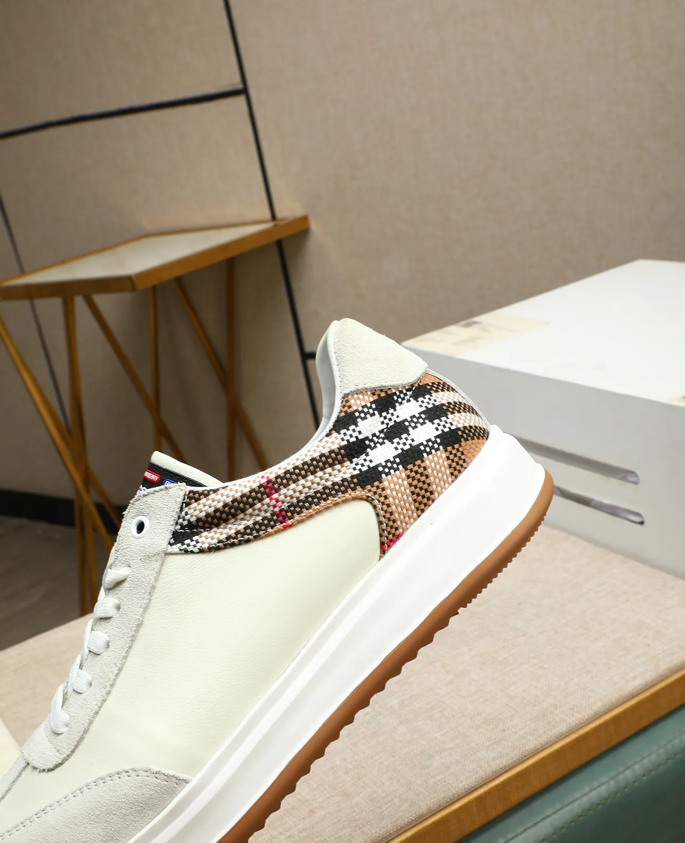 Men's shoes 💰440 ❤️❤️❤️[BURBERRY] Burberry purchasing agent 🔍Men's 🚹New model is synchronized with the official website. The upper is made of imported fabrics and cowhide lining. Completely 1⃣:1⃣ replica🇮🇹, non-slip and wear-resistant rubber outsole ⚠original factory goods, 🔍🔍high quality, please look at the details, welcome to compare⚠Size: 38-44
